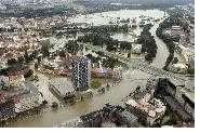 An aerial view of the rising Vlatava River. Floodwaters caused death and destruction along its banks. (Radio Prague)