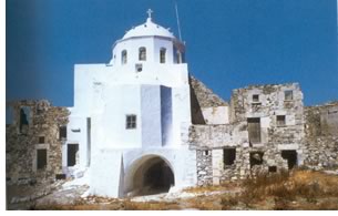 Gate placement and arrangement of interior space suggest the church as Astypalaia, Kastro, originally was a fortress.