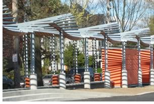 Edge trellis structure with equipment sheds at T.T. Minor Elementary School, Seattle, part of the University of Washingtons Urban Acupuncture: Neighborhood Design Build Studio. Photo courtesy of the school.